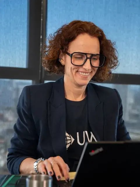 UWL do Brasil employee working at the Itajaí office